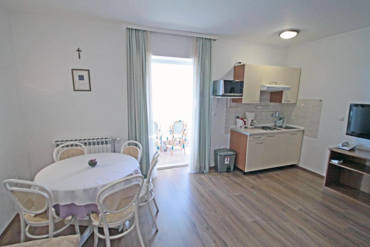 Apartments By The Sea Vinjerac, Zadar - 5811 Exterior foto