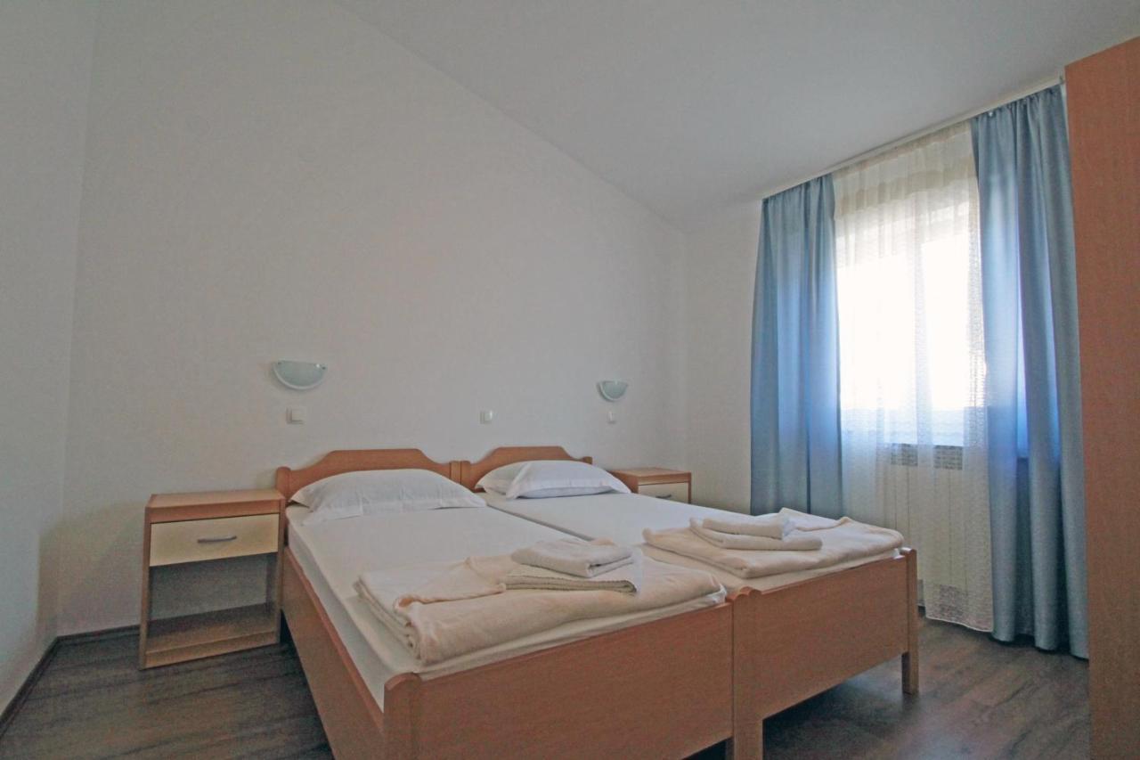 Apartments By The Sea Vinjerac, Zadar - 5811 Exterior foto