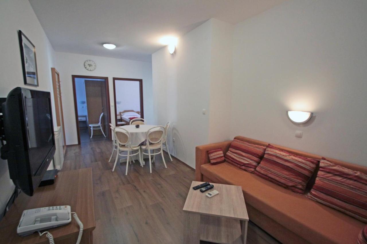 Apartments By The Sea Vinjerac, Zadar - 5811 Exterior foto